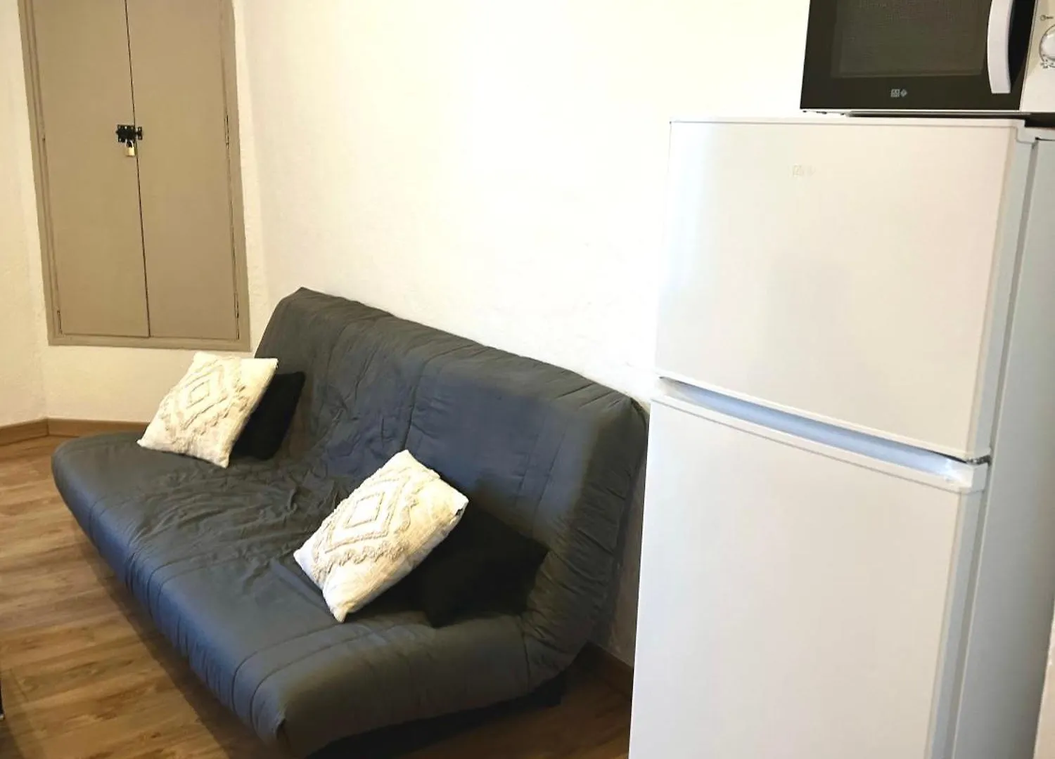 شقة Charmant Appart Climatise Avec Vue Sur Les Toits دْراجينْيا